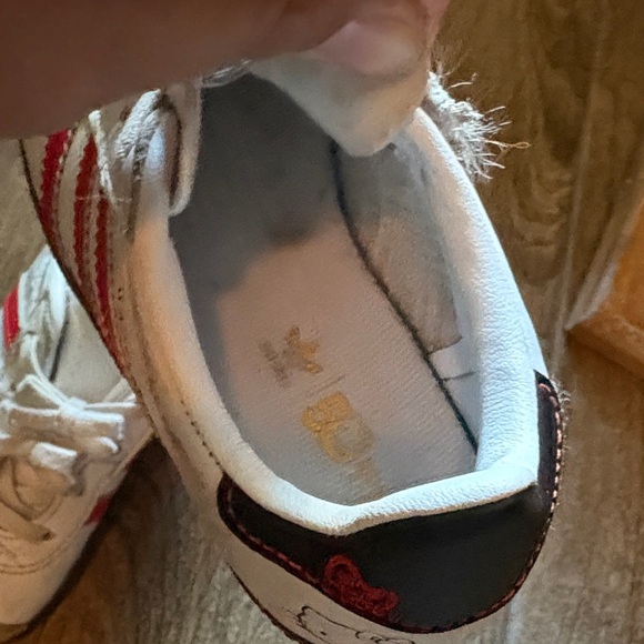 Adidas HELLO Kitty 50th Anniversary - Picture 12 of 13